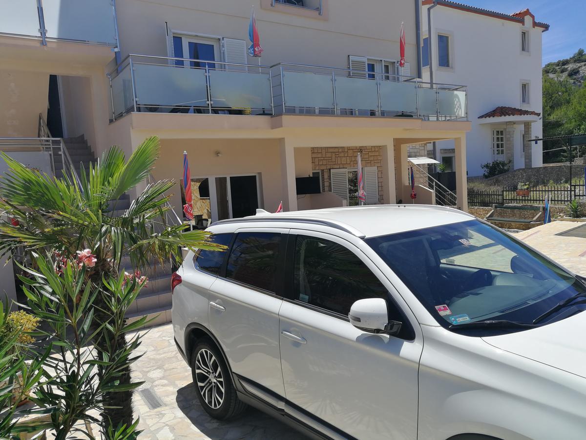 Adria Apartmán *